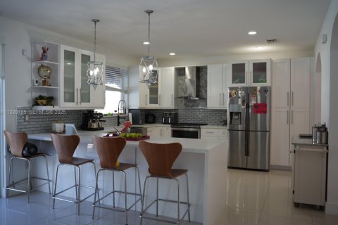 Купить виллу или дом в Майами, Флорида 5 спален, 310.67м2, № 1987215 - фото 17