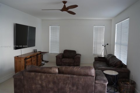 Купить виллу или дом в Майами, Флорида 5 спален, 310.67м2, № 1987215 - фото 13