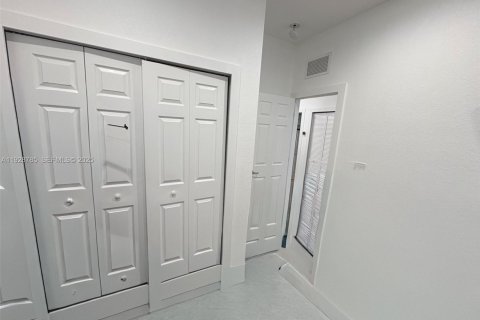 Купить виллу или дом в Майами, Флорида 5 спален, 310.67м2, № 1987215 - фото 22