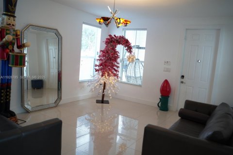 Купить виллу или дом в Майами, Флорида 5 спален, 310.67м2, № 1987215 - фото 9