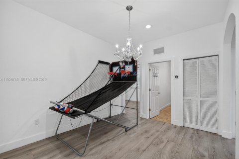 Casa en venta en Miami, Florida, 5 dormitorios, 310.67 m2 № 1987215 - foto 24
