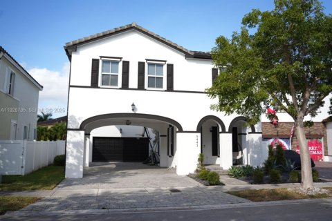 Дом в Майами, Флорида 5 спален, 310.67м2 № 1987215