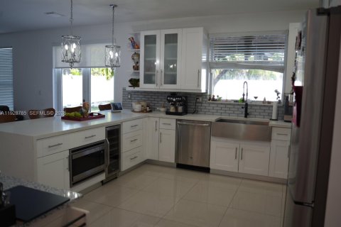 Купить виллу или дом в Майами, Флорида 5 спален, 310.67м2, № 1987215 - фото 12