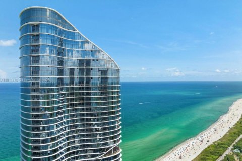 Condo in Sunny Isles Beach, Florida, 2 bedrooms № 1967630 - photo 5