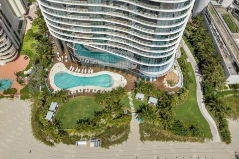 Condo in Sunny Isles Beach, Florida, 2 bedrooms № 1967630 - photo 18