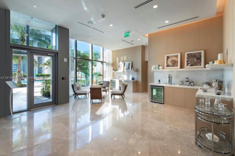 Condo in Sunny Isles Beach, Florida, 2 bedrooms № 1967630 - photo 14