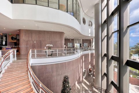Condo in Sunny Isles Beach, Florida, 2 bedrooms № 1967630 - photo 8
