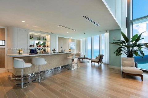 Condo in Sunny Isles Beach, Florida, 2 bedrooms № 1967630 - photo 13