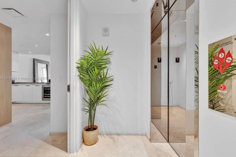 Condo in Sunny Isles Beach, Florida, 2 bedrooms № 1967630 - photo 23