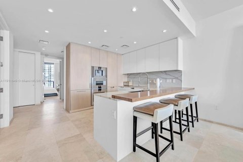 Condo in Sunny Isles Beach, Florida, 2 bedrooms № 1967630 - photo 30