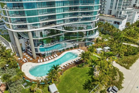 Condo in Sunny Isles Beach, Florida, 2 bedrooms № 1967630 - photo 19