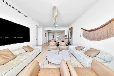 Condo in Sunny Isles Beach, Florida, 2 bedrooms № 1967630 - photo 26