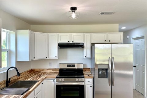 Villa ou maison à louer à Bronson, Floride: 3 chambres, 116.5 m2 № 1879082 - photo 6