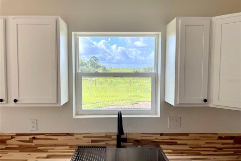 Villa ou maison à louer à Bronson, Floride: 3 chambres, 116.5 m2 № 1879082 - photo 7