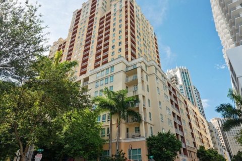 Condo in Miami, Florida, 2 bedrooms  № 2011842