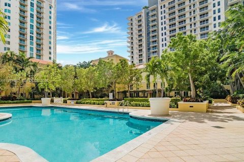 Condo in Miami, Florida, 2 bedrooms  № 2011842 - photo 14