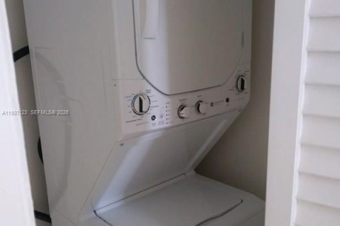 Apartment in Miami Beach, Florida 2 bedrooms, 83.61 sq.m. № 1995009 - photo 16