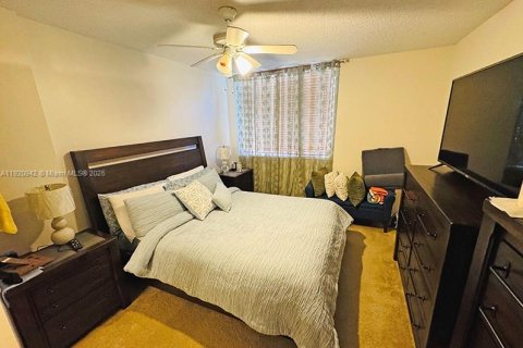 Condo in West Palm Beach, Florida, 2 bedrooms  № 1975078 - photo 7