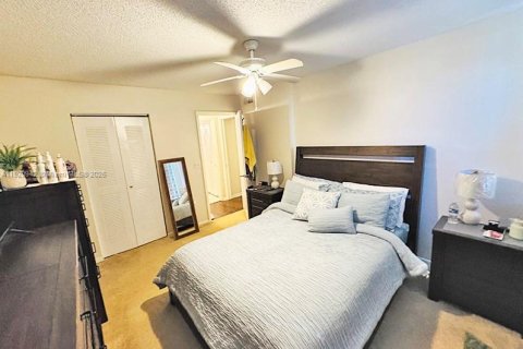 Condo in West Palm Beach, Florida, 2 bedrooms  № 1975078 - photo 8