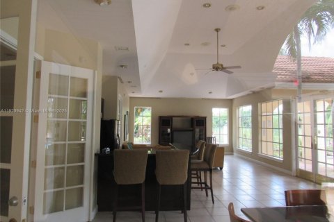 Condo in West Palm Beach, Florida, 2 bedrooms  № 1975078 - photo 14