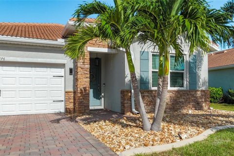 House in Punta Gorda, Florida 2 bedrooms, 169.18 sq.m. № 1876152 - photo 2