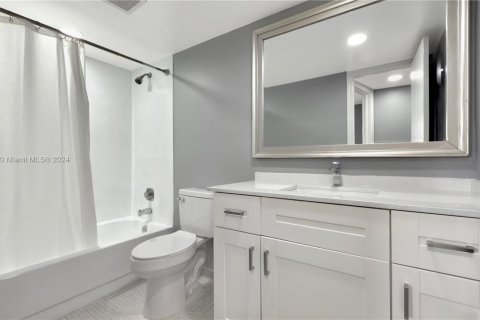 Condominio en venta en Lauderhill, Florida, 2 dormitorios, 99.41 m2 № 1709583 - foto 11