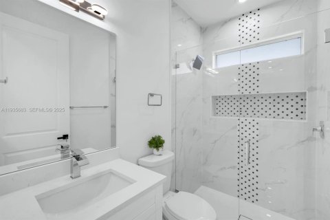 Casa en venta en Cape Coral, Florida, 4 dormitorios № 1993812 - foto 23