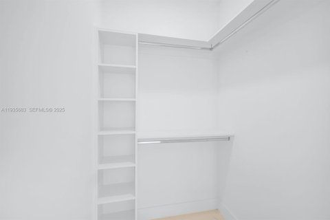 Casa en venta en Cape Coral, Florida, 4 dormitorios № 1993812 - foto 24