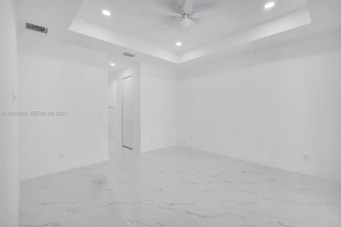 Casa en venta en Cape Coral, Florida, 4 dormitorios № 1993812 - foto 15