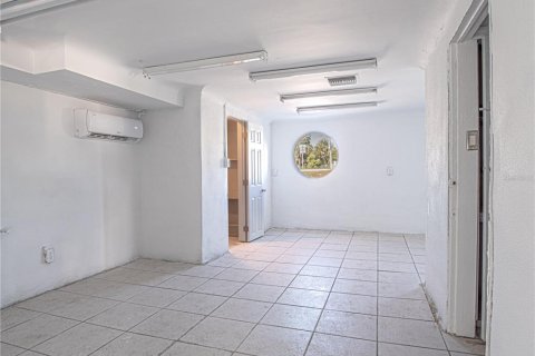Купить коммерческую недвижимость в Нью-Порт-Ричи, Флорида 296.73м2, № 2203877 - фото 11