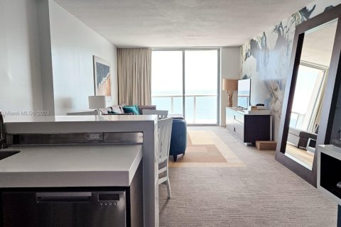 Copropriété à vendre à Sunny Isles Beach, Floride: 2 chambres, 111.58 m2 № 1980976 - photo 4