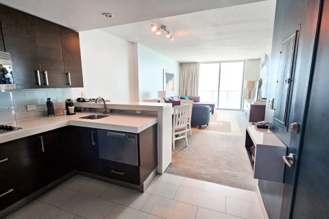 Copropriété à vendre à Sunny Isles Beach, Floride: 2 chambres, 111.58 m2 № 1980976 - photo 13