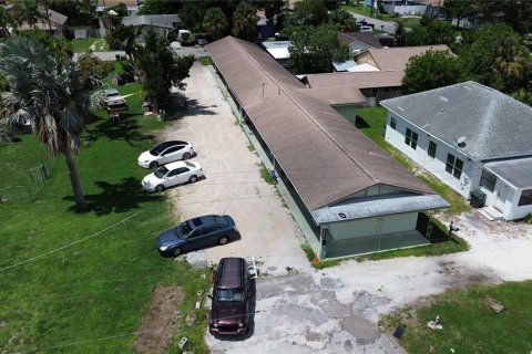 Commercial property in Bradenton, Florida 263.1 sq.m. № 2386298 - photo 5