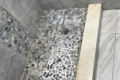 Снять в аренду виллу или дом в Майами, Флорида 1 спальня, 53.23м2, № 2006717 - фото 20