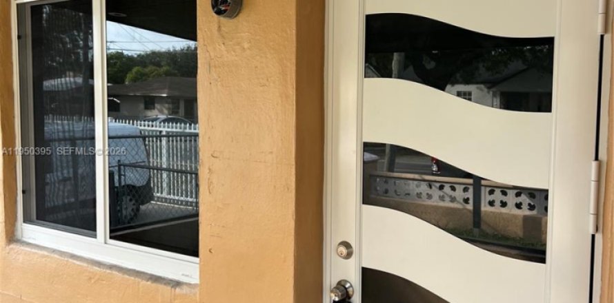 Дом в Майами, Флорида 1 спальня, 53.23м2 № 2006717