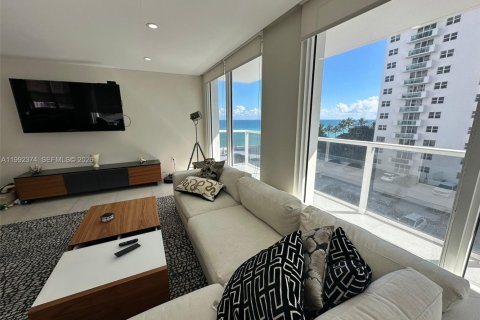 Copropriété à louer à Hollywood, Floride: 3 chambres, 173.54 m2 № 2255666 - photo 4