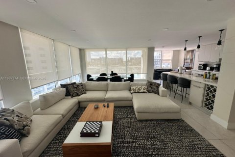Copropriété à louer à Hollywood, Floride: 3 chambres, 173.54 m2 № 2255666 - photo 19