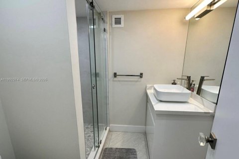 Copropriété à louer à Hollywood, Floride: 3 chambres, 173.54 m2 № 2255666 - photo 23