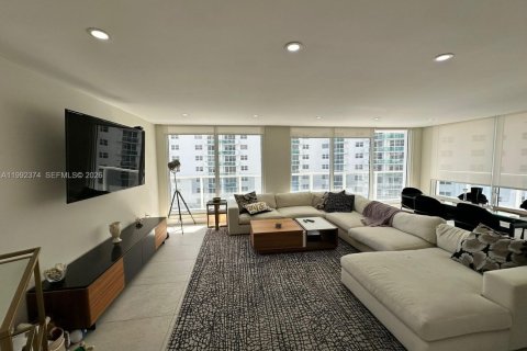 Copropriété à louer à Hollywood, Floride: 3 chambres, 173.54 m2 № 2255666 - photo 5