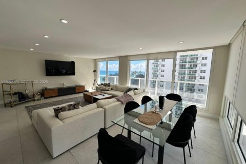 Copropriété à louer à Hollywood, Floride: 3 chambres, 173.54 m2 № 2255666 - photo 9