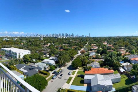 Condominio en alquiler en Miami, Florida, 2 dormitorios, 120.4 m2 № 1954366 - foto 11