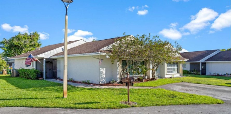 Condominio en Davie, Florida, 3 dormitorios № 2326400