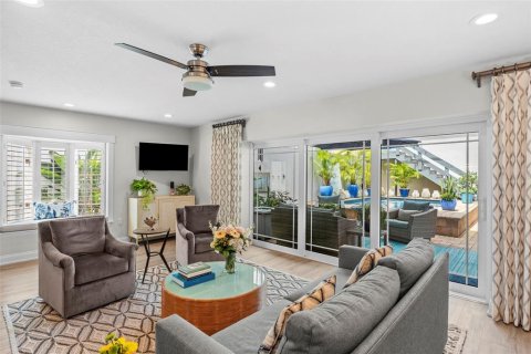 Copropriété à vendre à Tampa, Floride: 4 chambres, 235.88 m2 № 2199927 - photo 10