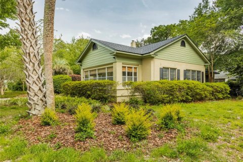 Villa ou maison à louer à Gainesville, Floride: 3 chambres, 149.76 m2 № 2145377 - photo 2