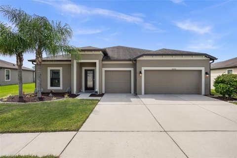 House in Spring Hill, Florida 4 bedrooms, 214.88 sq.m. № 2393872