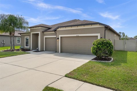 House in Spring Hill, Florida 4 bedrooms, 214.88 sq.m. № 2393872 - photo 3