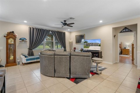 House in Spring Hill, Florida 4 bedrooms, 214.88 sq.m. № 2393872 - photo 9