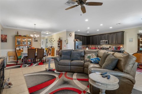 House in Spring Hill, Florida 4 bedrooms, 214.88 sq.m. № 2393872 - photo 11