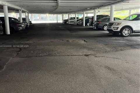 Снять в аренду кондоминиум в Майами, Флорида 1 спальня, 73.11м2, № 1989583 - фото 22