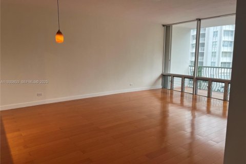 Снять в аренду кондоминиум в Майами, Флорида 1 спальня, 73.11м2, № 1989583 - фото 16